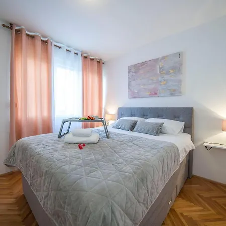 Nice Apartment *